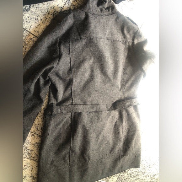 Cloth coat double breasted with unfinished trim design - Picture 4 of 4